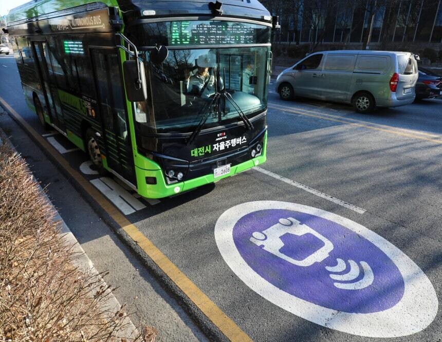 대전~세종 구간, ETRI 자율주행 버스 시속 80㎞로 달린다