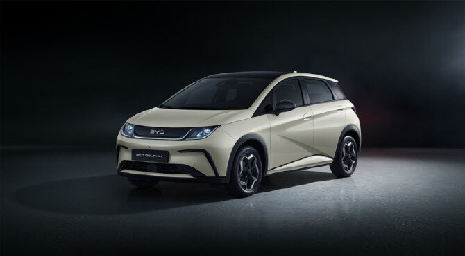 [기획] BYD 돌핀, 반값 전기차 돌풍 예고..."EV3-캐스퍼 어쩌나"