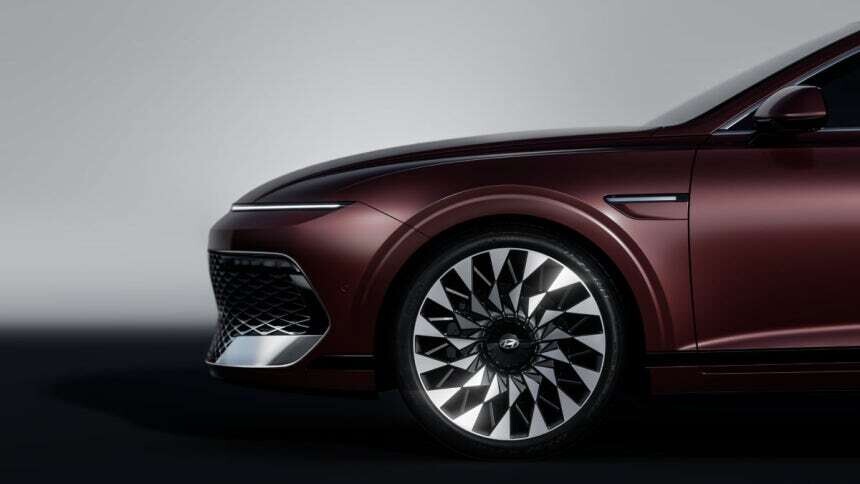 우아한 외관에 17인치 플레오스 탑재…그랜저, 3년 반 만에 변신했다